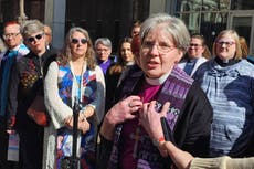 Juez federal concede orden que permite visitas de clérigos en centro del ICE en Minneapolis