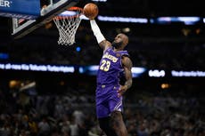 LeBron James bate récord NBA de partidos jugados y Kennard anota triple ganador ante Magic