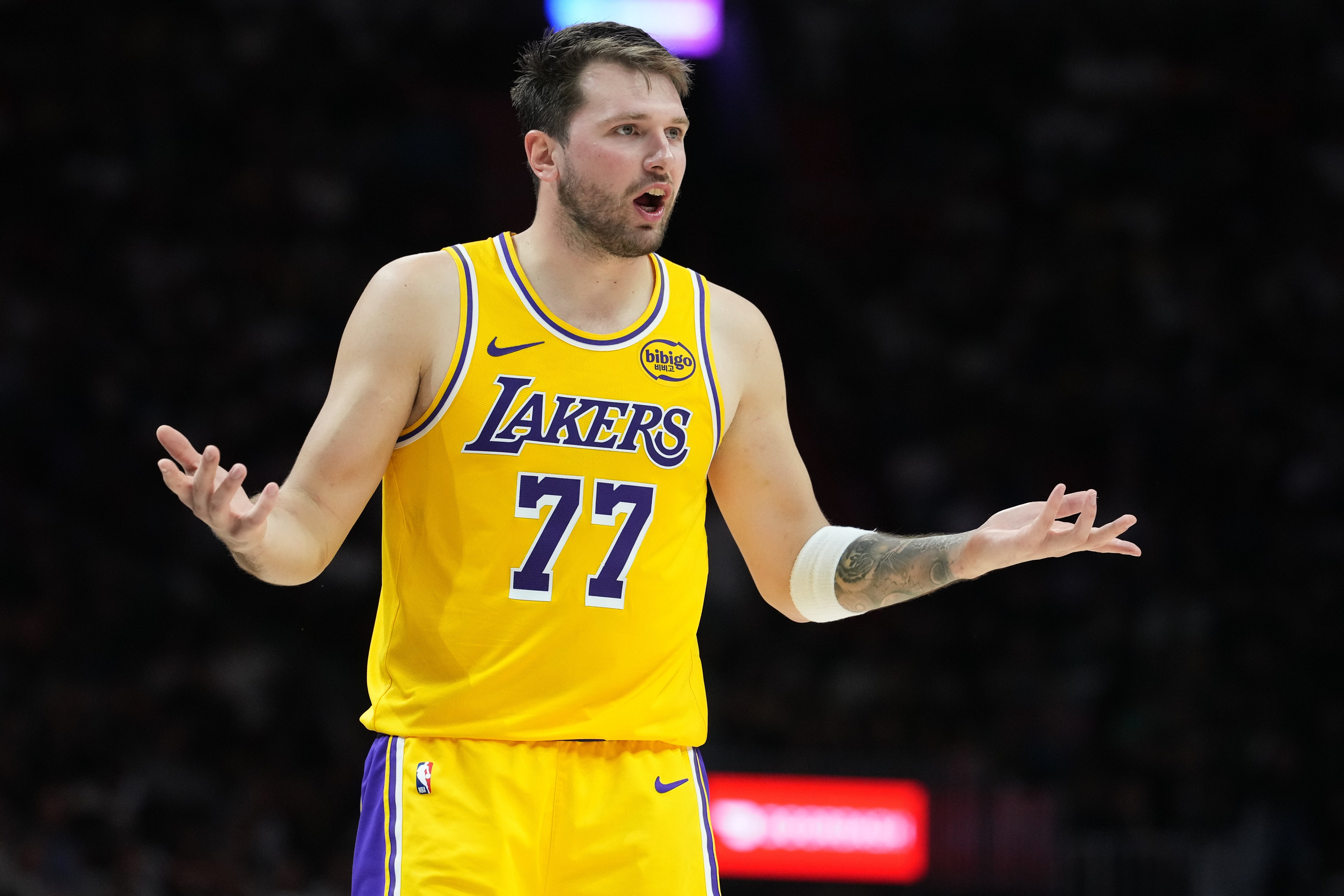 LAKERS-DONCIC