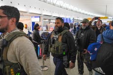 Agentes federales de inmigración vistos en aeropuerto de Atlanta tras orden de Trump en cierre