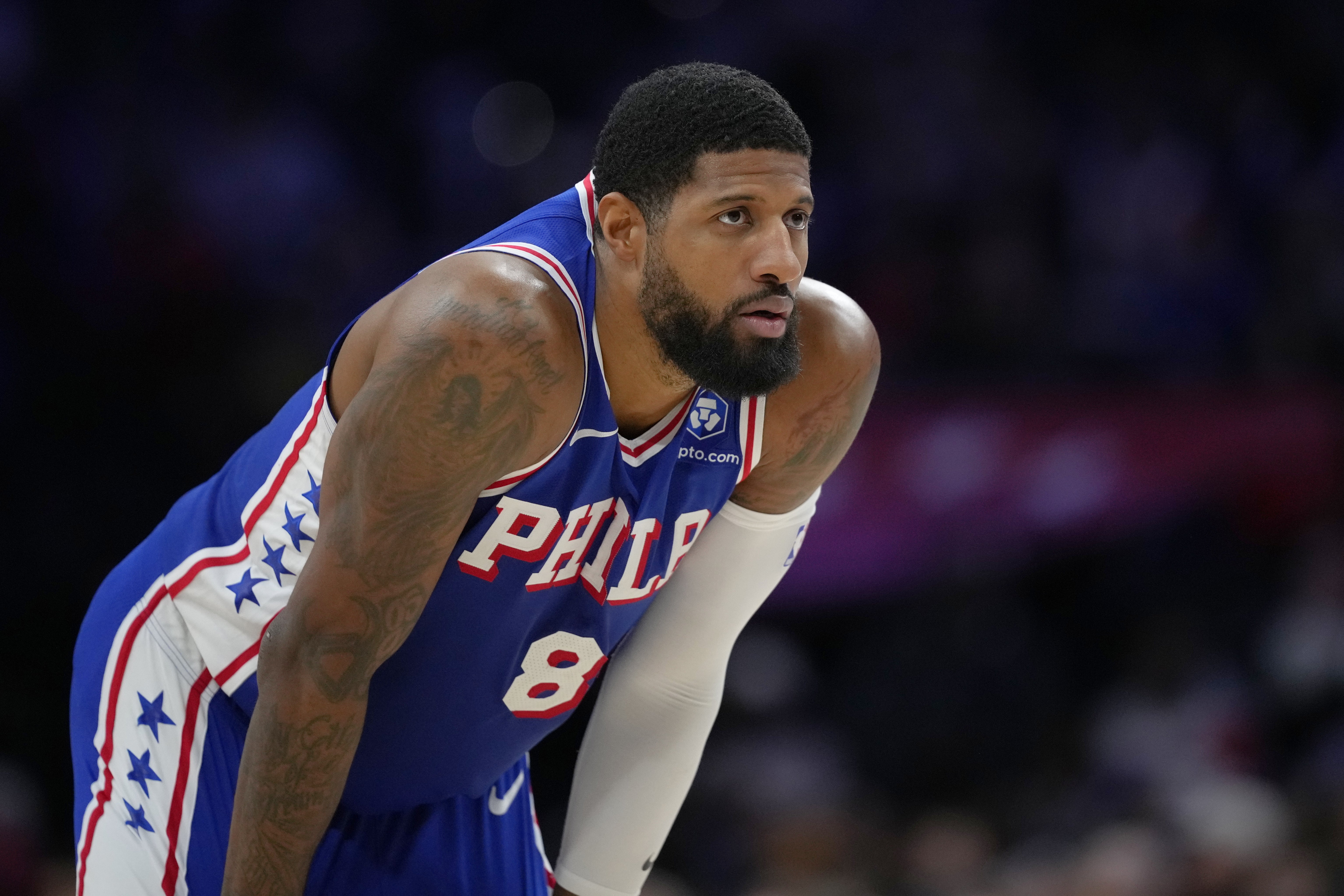 Paul George, de los 76ers, se disculpa por fallar prueba antidopaje y listo para volver