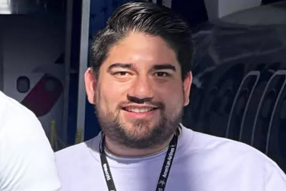 <p>Un asistente de vuelo de American Airlines desapareció durante una escala nocturna en Colombia, según informaron las autoridades. Eric Fernando Gutiérrez Molina, radicado en Dallas-Fort Worth, llegó a Medellín el sábado por la noche en un vuelo procedente de Miami y debía regresar al día siguiente  </p>