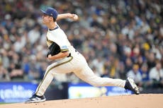 Misiorowski poncha a 11 en cinco entradas y Cerveceros aplastan 14-2 a Medias Blancas