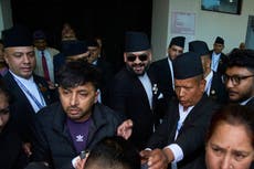 Nuevo primer ministro de Nepal elige una hora propicia para jurar su cargo