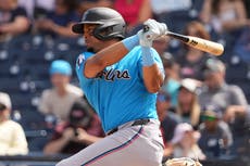 Marlins retiran al dominicano Christopher Morel del juego inaugural por una distensión en el oblicuo