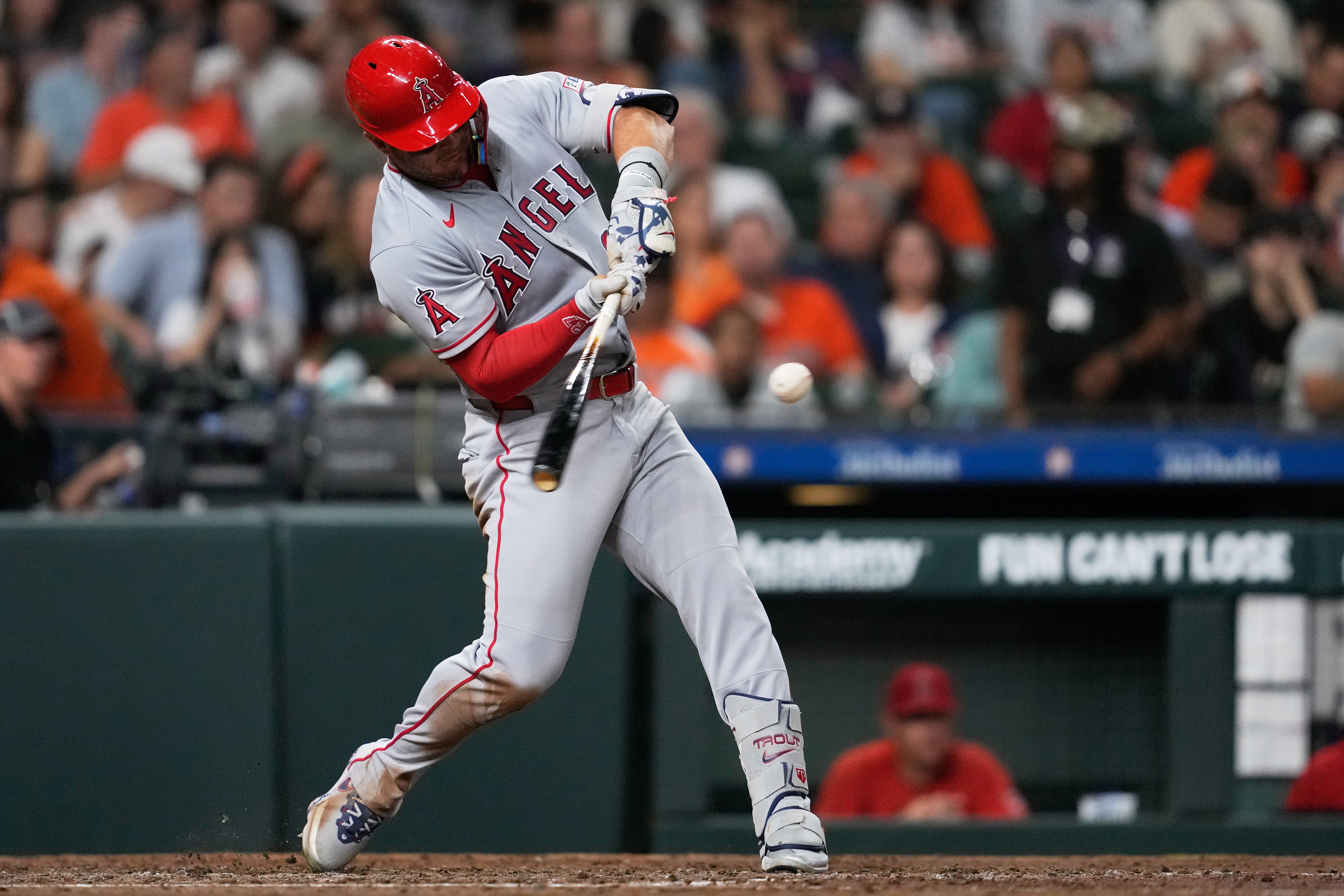 Trout, Lowe y Neto conectan jonrones en triunfo 6-2 de Angelinos sobre Astros