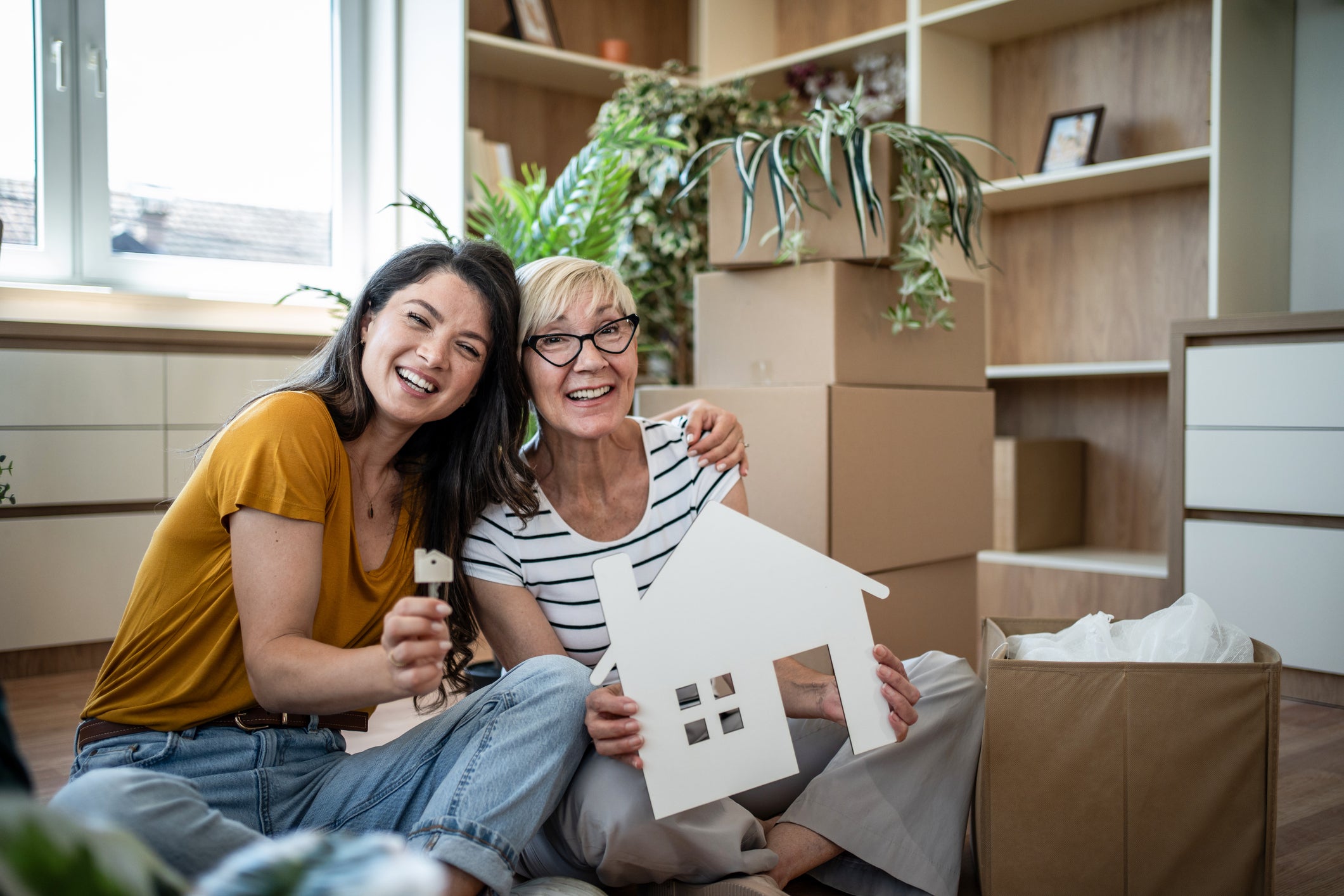 Aunque muchos jóvenes se independizan, las cajas de recuerdos suelen quedarse en casa de sus padres
