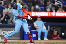 Max Scherzer lanza 6 entradas y gana su 1ra apertura; Azulejos vencen 5-1 a Rockies