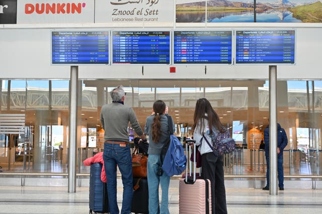 <p>Cerca de 61 000 empleados del TSA han estado trabajando sin cobrar desde el cierre parcial del Gobierno,</p>