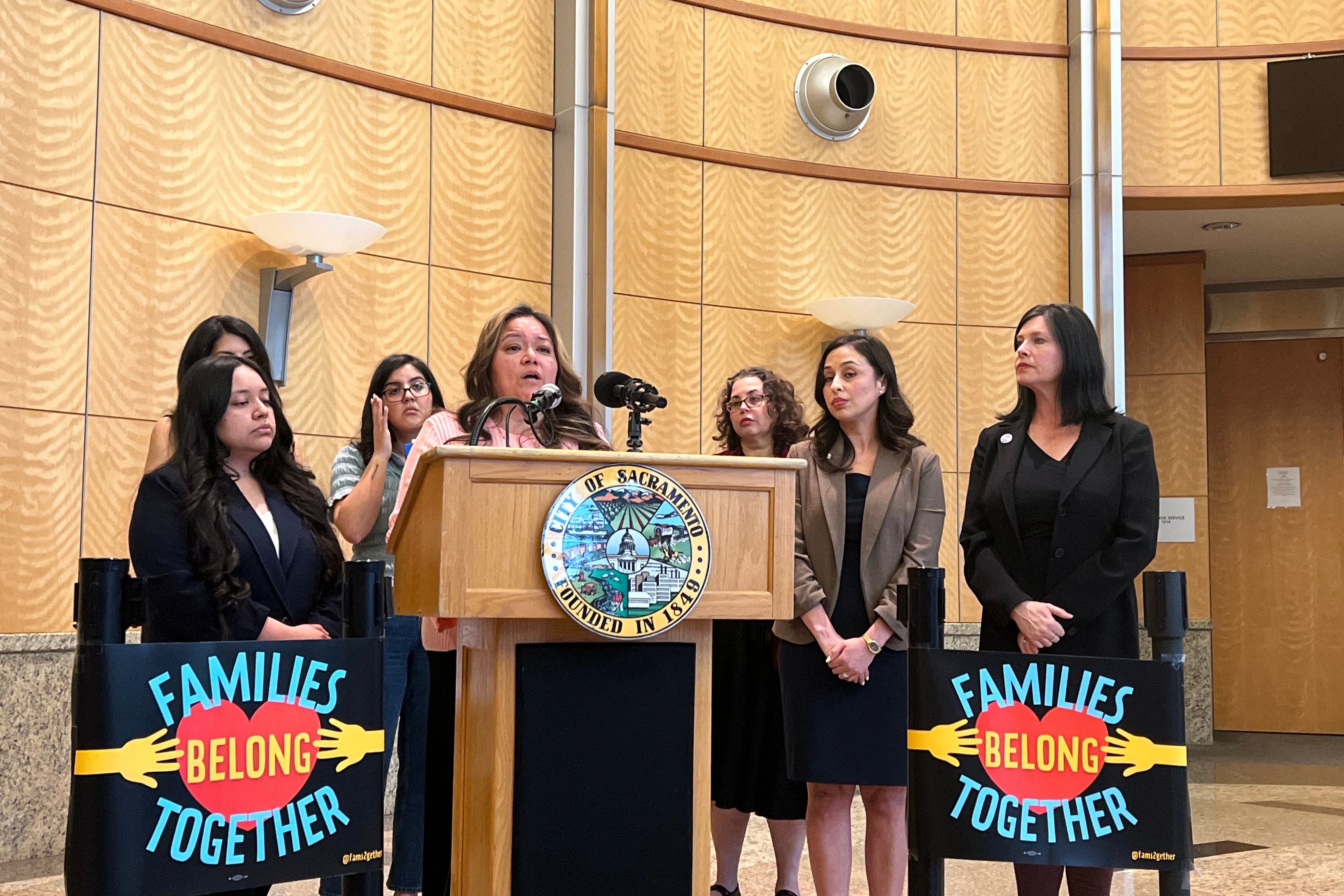 Mujer de California vuelve a casa tras ser deportada a México por el gobierno de Trump