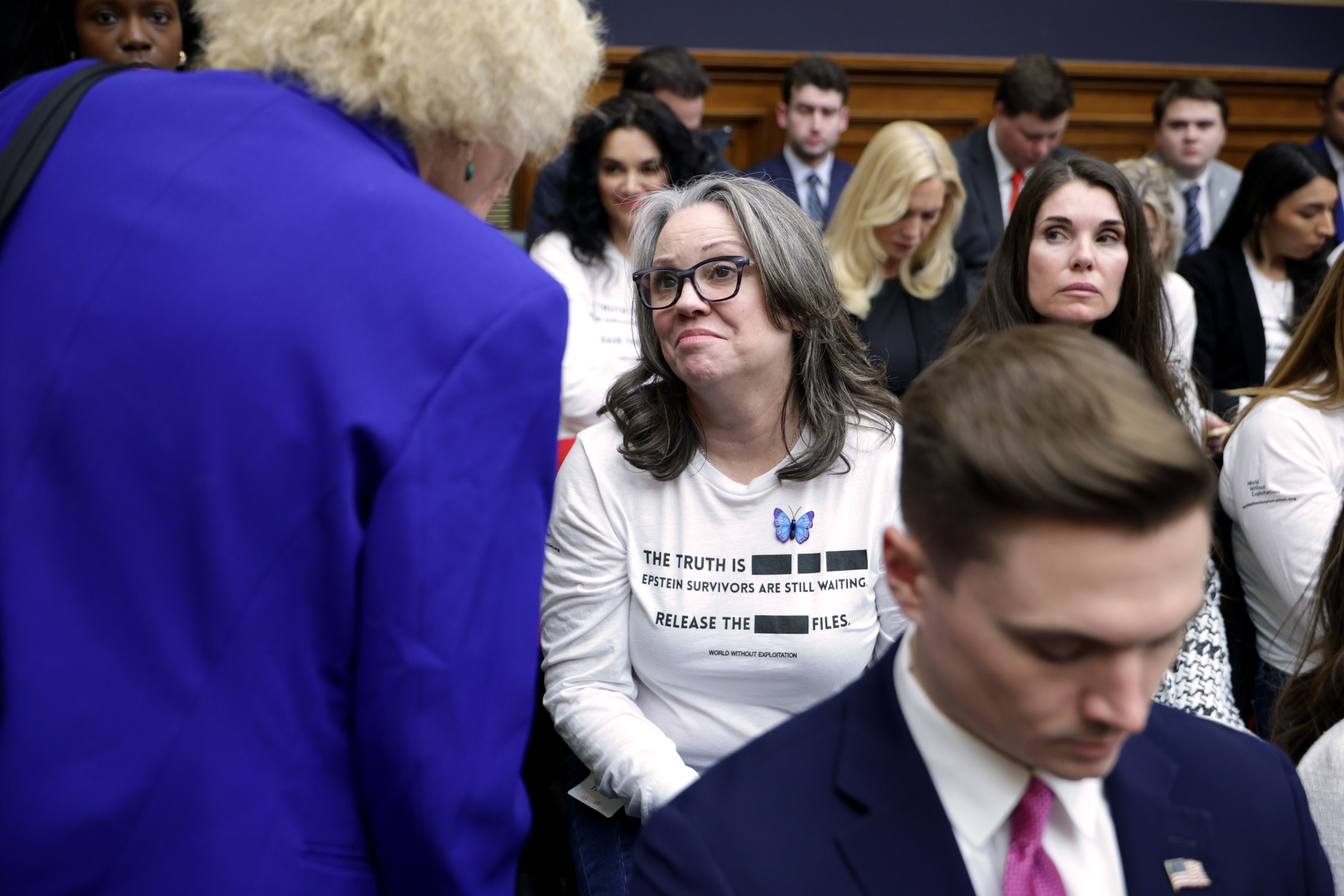 Jess Michaels, una de las supervivientes de Epstein, afirmó que estaba “muy contenta” de que el presidente Donald Trump hubiera destituido a la fiscal general Pam Bondi, pero temía que se tratara de “otra táctica dilatoria”. (Getty Images)