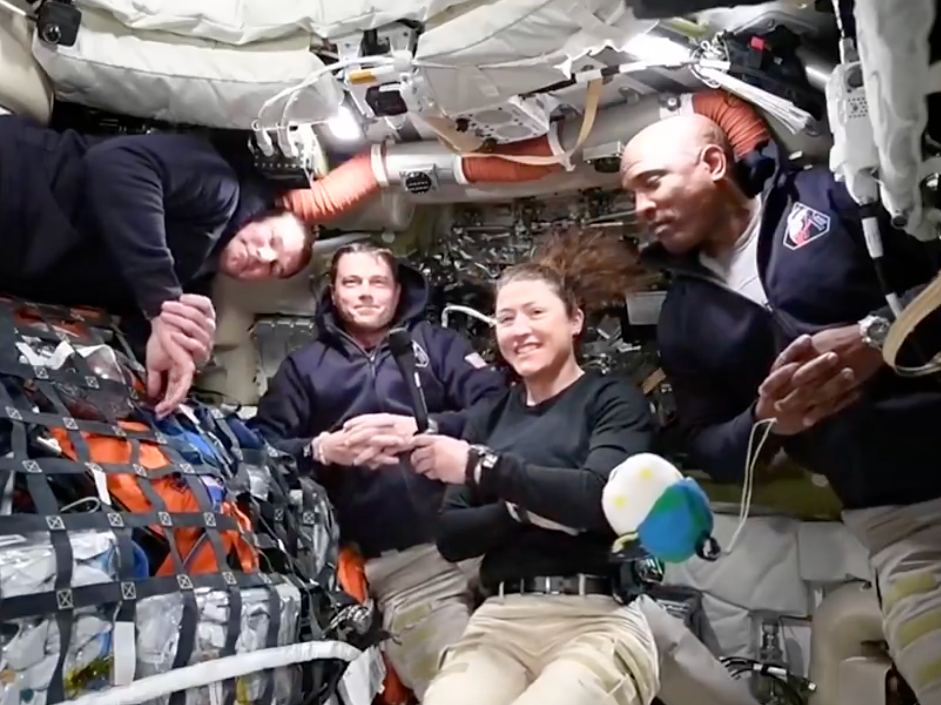 Los cuatro astronautas de la misión Artemis II pasaron las primeras 25 horas del vuelo dando vueltas alrededor de la Tierra tras el lanzamiento desde Cabo Cañaveral, en Florida, el miércoles por la noche