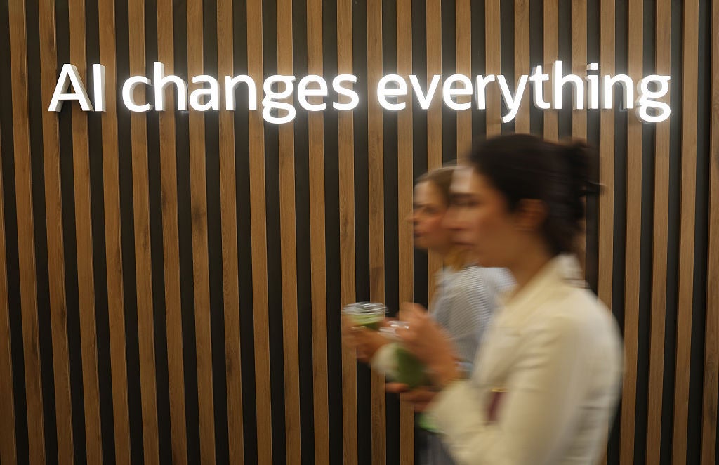 “Es difícil expresar con palabras lo doloroso que es esto”, expresó una empleada de Oracle en una publicación de LinkedIn tras los despidos masivos