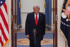 Juez bloquea exigencia de Trump de datos sobre raza en admisiones universitarias