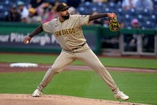 Padres blanquean 5-0 a Piratas para su tercera victoria consecutiva