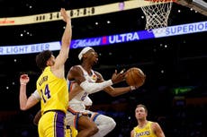 Shai Gilgeous-Alexander guía al Thunder a fácil triunfo por 123-87 ante Lakers diezmados