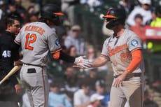 Ward impulsa 2 carreras y anota otra en triunfo de Orioles 5-3 sobre Medias Blancas