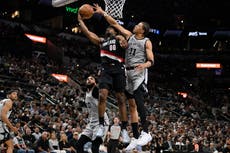 Fox anota 25 puntos y guía a Spurs diezmados ante Trail Blazers 112-101