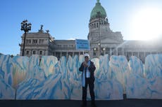 Milei logra aprobación en Congreso argentino de polémica ley que flexibiliza protección de glaciares