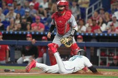 Caissie y Sanoja conectan 3 hits cada uno en victoria de Marlins ante Rojos, 8-1