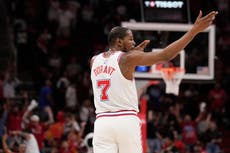 Kevin Durant anota 29 y Rockets vencen a 76ers por 113-102 para su 8ª victoria seguida