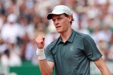 Jannik Sinner y Carlos Alcaraz avanzan a las semifinales de Montecarlo