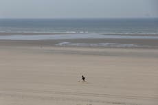 Autoridades británicas acusan a presunto piloto por la muerte de 4 migrantes en canal de la Mancha