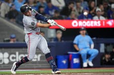 Larnach pega jonrón de 3 carreras en una tercera de 7 y Mellizos vencen 7-4 a Azulejos