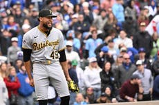 Ramírez sale de apuros con bases llenas en extrainnings y Piratas vencen 4-3 a Cachorros