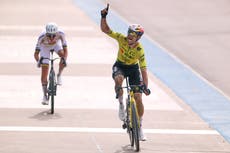 Wout Van Aert vence a Tadej Pogacar en final dramático y gana la París-Roubaix