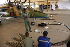 Ataque de Fuerza Aérea de Nigeria deja más de 100 muertos en un mercado, según fuentes