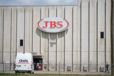 Trabajadores de empacadora de carne en Colorado acuerdan aumentos salariales con JBS USA