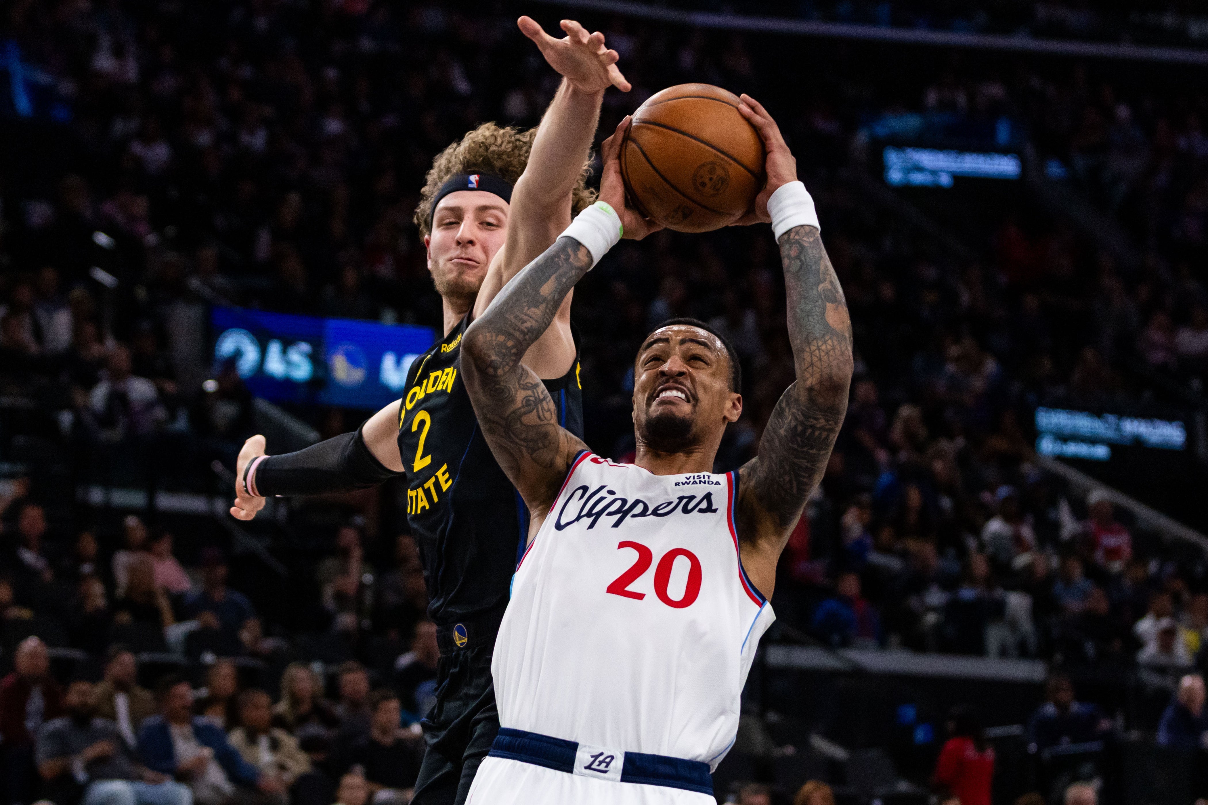 Los Clippers vencen 115-110 a los Warriors y preparan revancha en el play-in