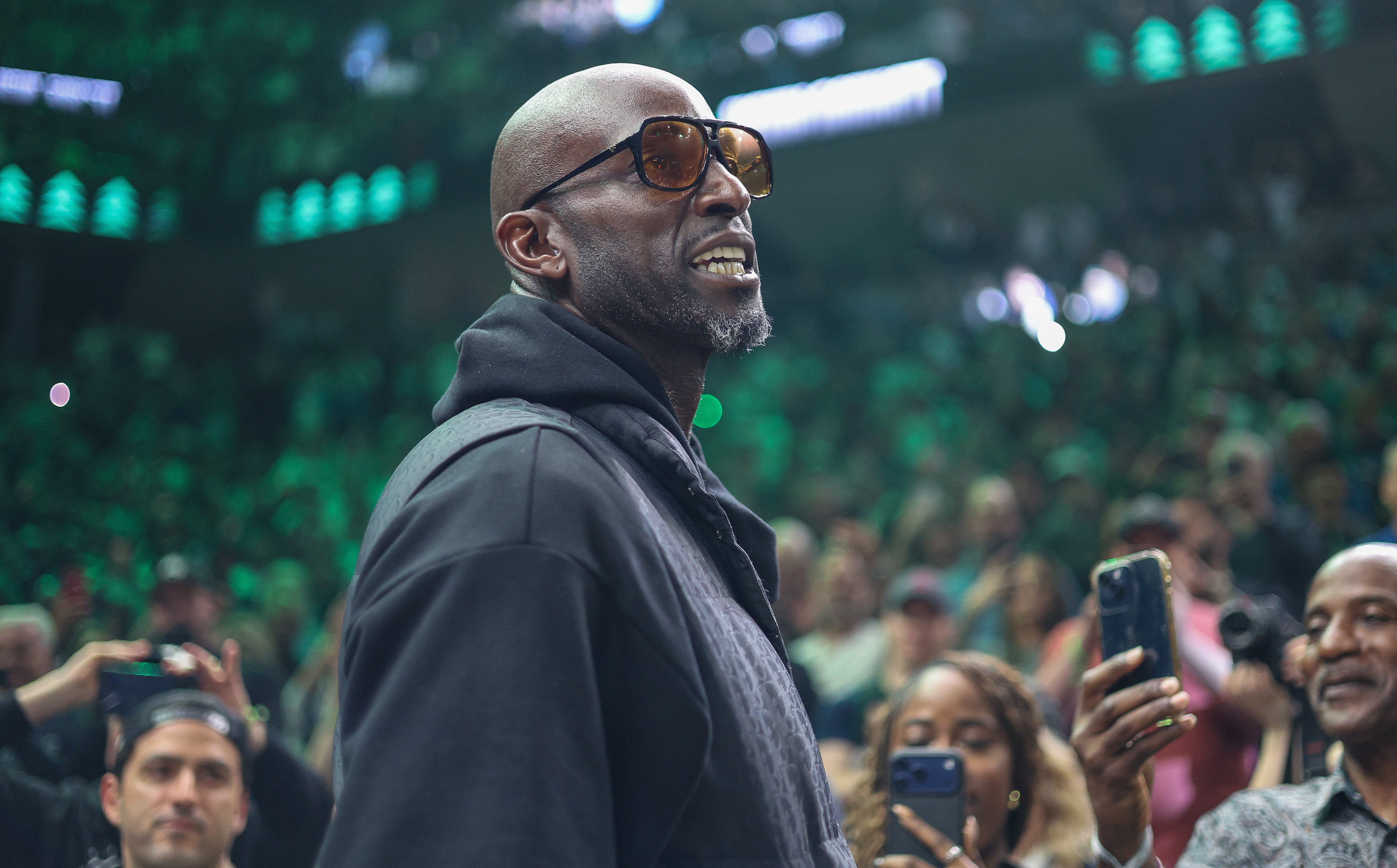 Timberwolves reciben de vuelta a Garnett y vencen a Pelicans en cierre de temporada regular