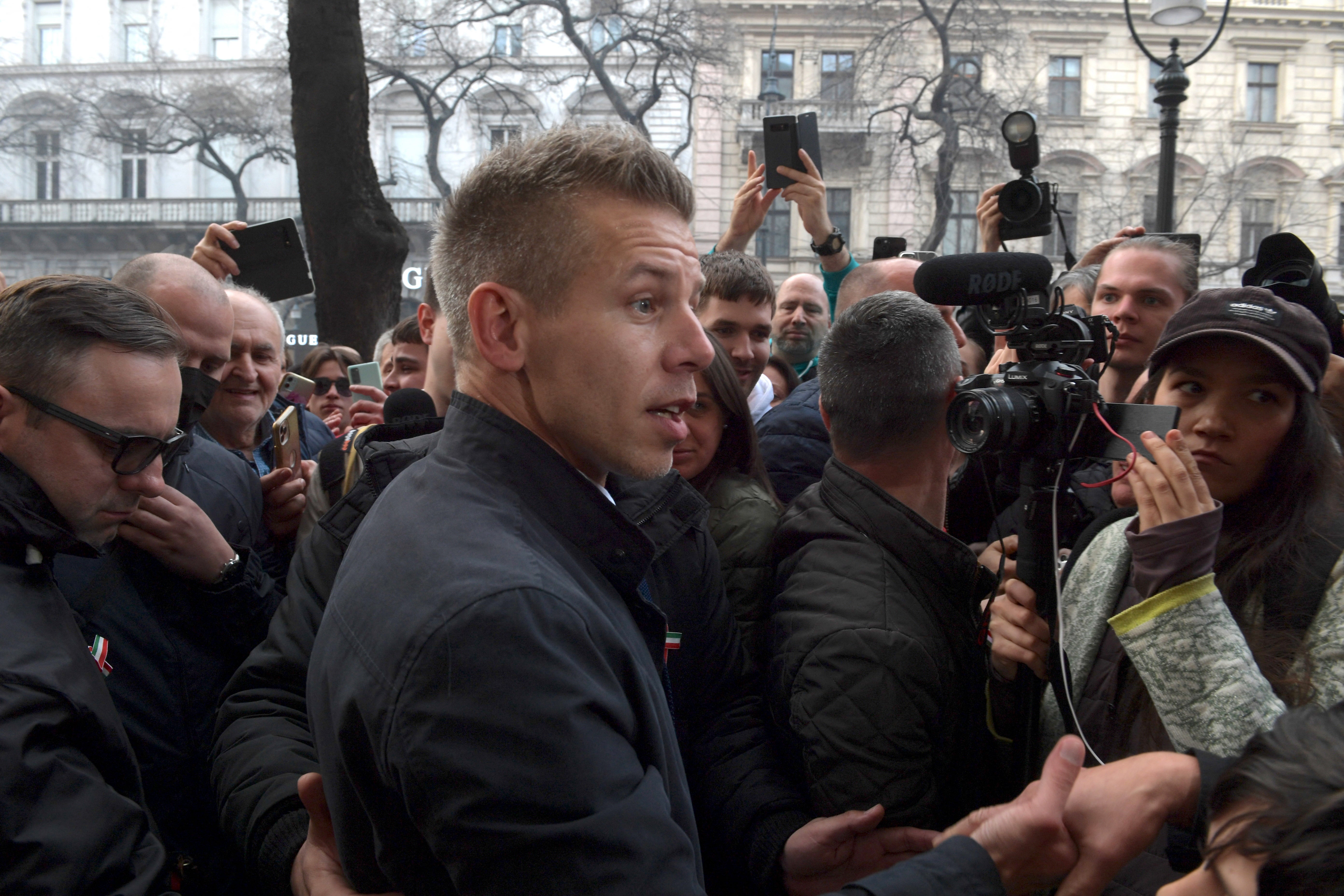 Péter Magyar lideró protestas anticorrupción en Hungría tras estallar el escándalo