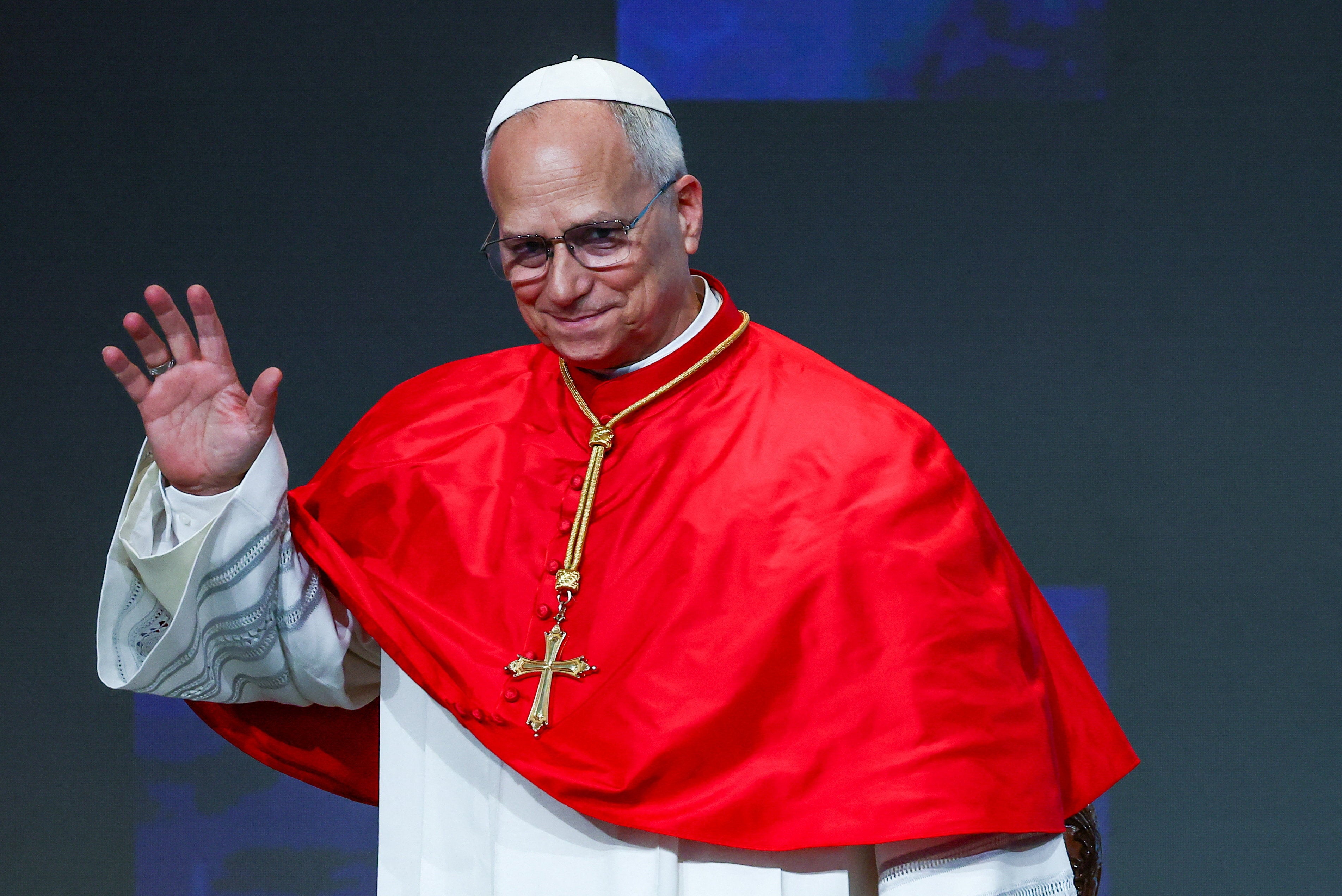 <p>“Seguiré alzando la voz contra la guerra, con el objetivo de promover la paz, el diálogo y las relaciones multilaterales entre los Estados para buscar soluciones justas a los problemas”, declaró el papa León durante una gira de diez días por cuatro países africanos</p>