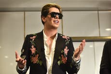 Milo Yiannopoulos, comentarista de extrema derecha, detenido por el ICE