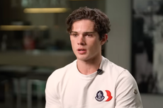 Influencer del “looksmaxxing” abandona entrevista tras pregunta sobre Andrew Tate