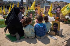 Israel y Hezbollah chocan en aldea del sur de Líbano antes de diálogos oficiales en EEUU