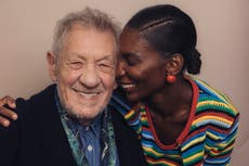 Ian McKellen y Michaela Coel comparten amistad, arte y "The Christophers"