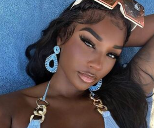 <p>Familiares de Ashly Robinson, conocida como Ashlee Jenae, dicen que su prometido dejó de comunicarse tras su muerte durante unas vacaciones  </p>