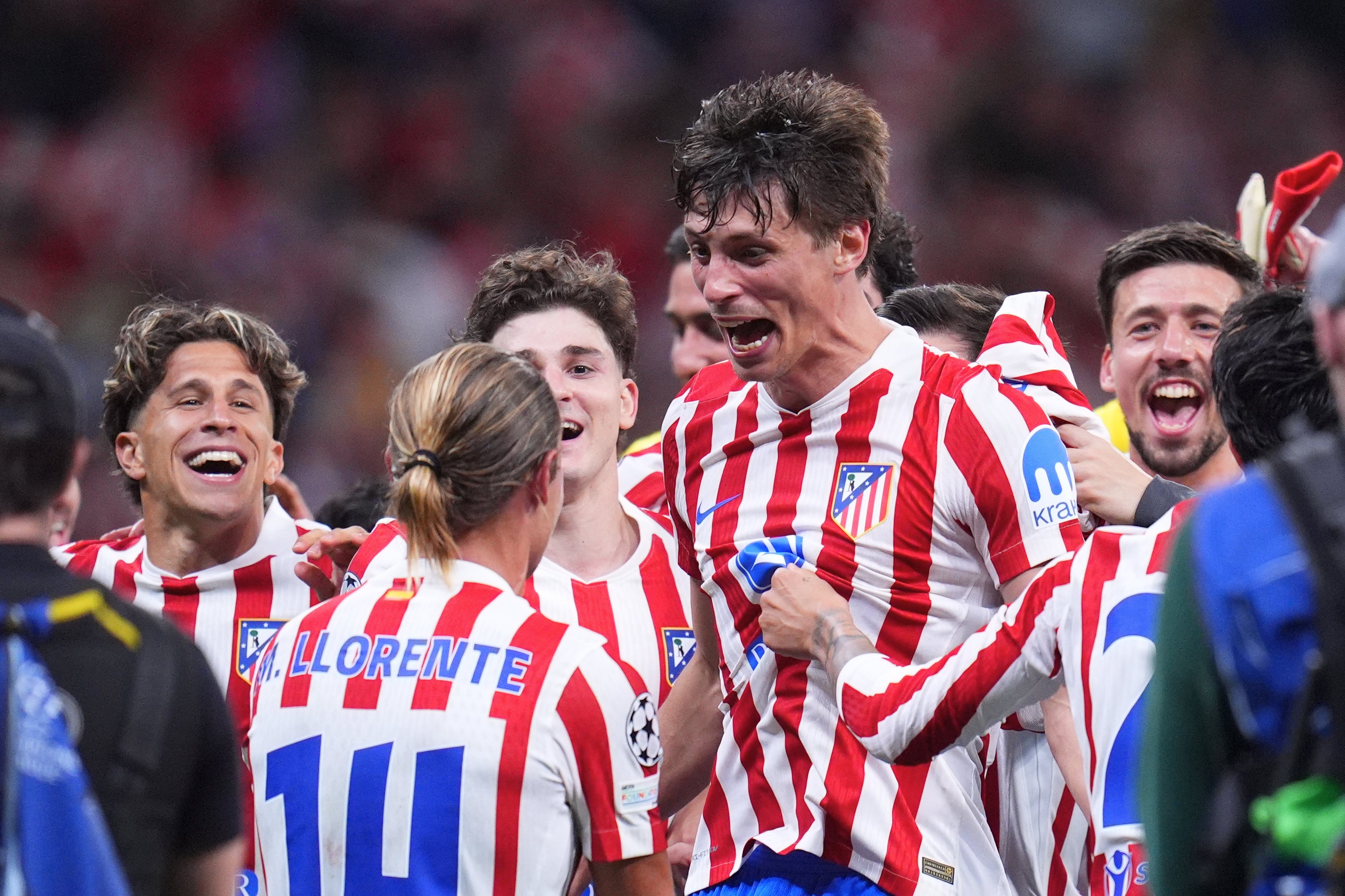 El Atlético se llena de euforia tras volver a semis de Champions y la final de la Copa del Rey