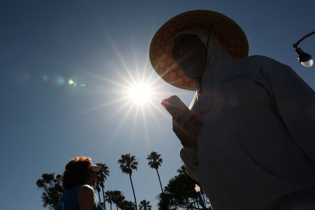 <p>Según científicos, el fenómeno de El Niño que se forma este año podría impulsar temperaturas récord en los próximos meses</p>