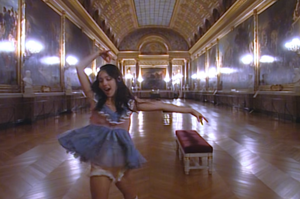 Olivia Rodrigo en el video musical de ‘Drop dead’