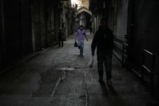 Las familias en Irán sufren el cierre de escuelas, aunque los ataques aéreos han cesado