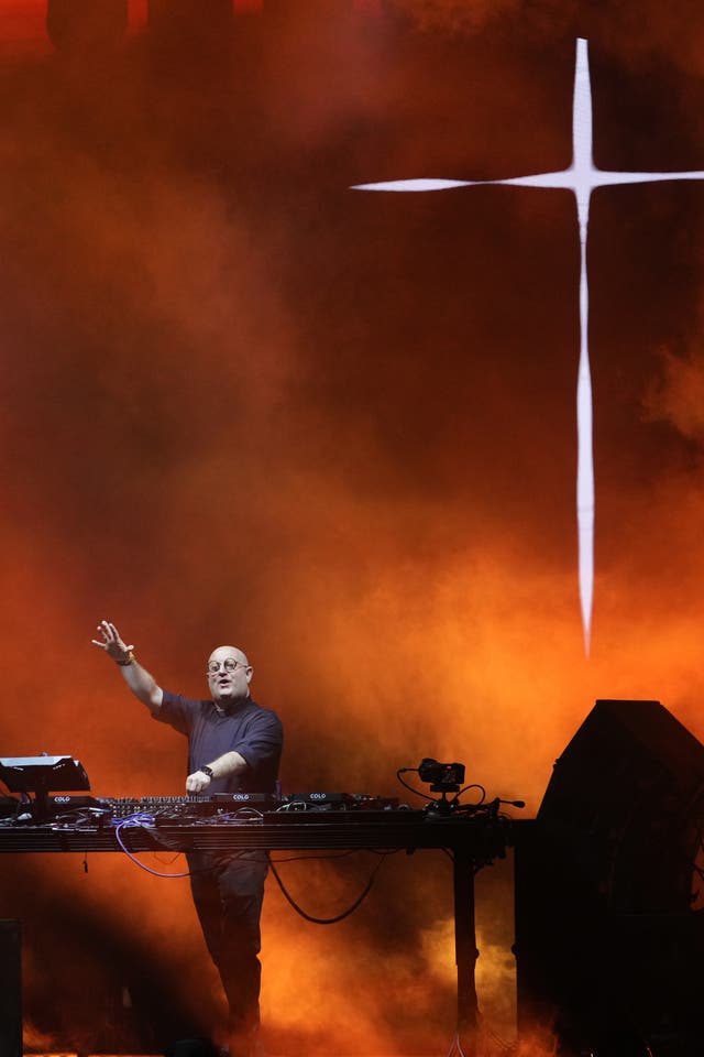 ARGENTINA-SACERDOTE DJ