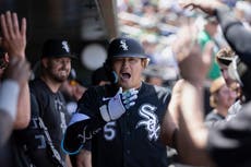 Murakami pega jonrón y Medias Blancas conectan 4 para apoyar a Schultz en triunfo 7-4 ante A's