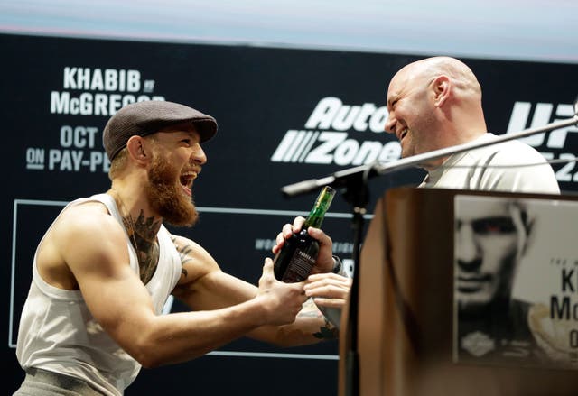 <p>Conor McGregor (izquierda) junto al presidente de la UFC, Dana White, en 2018</p>