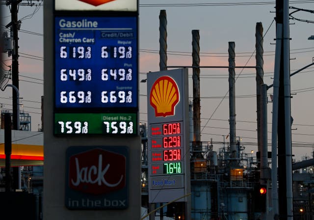 <p>El precio del combustible en EE. UU. superó los $4 por galón en abril por primera vez desde 2022, impulsado en gran parte por el conflicto con Irán  </p>