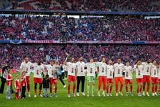 ¿Por qué los jugadores del Bayern usan camisetas de cacatúa para festejos de Bundesliga?